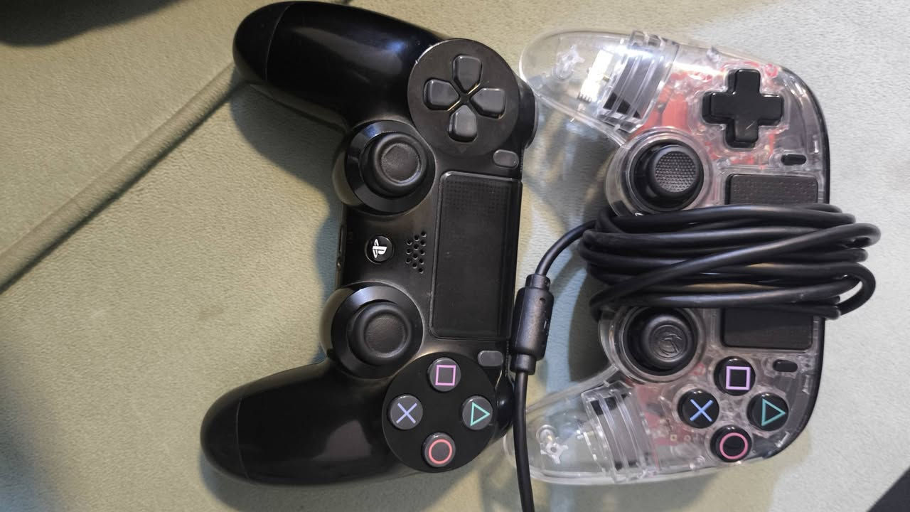 بلي 4 سلم 
512 غيغا
ويدتين وحدة أصلية وحدة أحترافية
 فيفا 18
بلاك أوبس 4
وحساب فورت نايت مشحون سيزون
وحسابين روكت ليغ ألريت 360
المكان: بغداد
الرقم:***********
ألسعر:خاص
