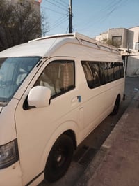 خط جامعة الفراهيدي • خدمة نقل • سائق