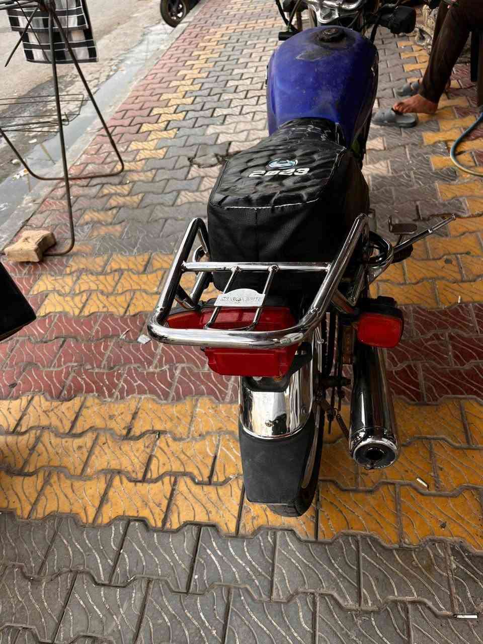 من رخصه الادمن
سلام عليكم شباب هاي دراجه ل بيع نفس بل صوره يرادلها ترتيب شويه من خارج دراجه مكينه بلاديه مامفتوحه خلاص 
دراجه شلعه  خير من الله دراجه بس عوزها ترتيب شويه سعرها 450وبيها مجال  
اتصال او وتساب اتصل عله رقم صاحبها اني مكلف 
‏‪***********‬‏    ،،،. ‏‪***********‬‏ ،،، ‏‪***********‬‏
