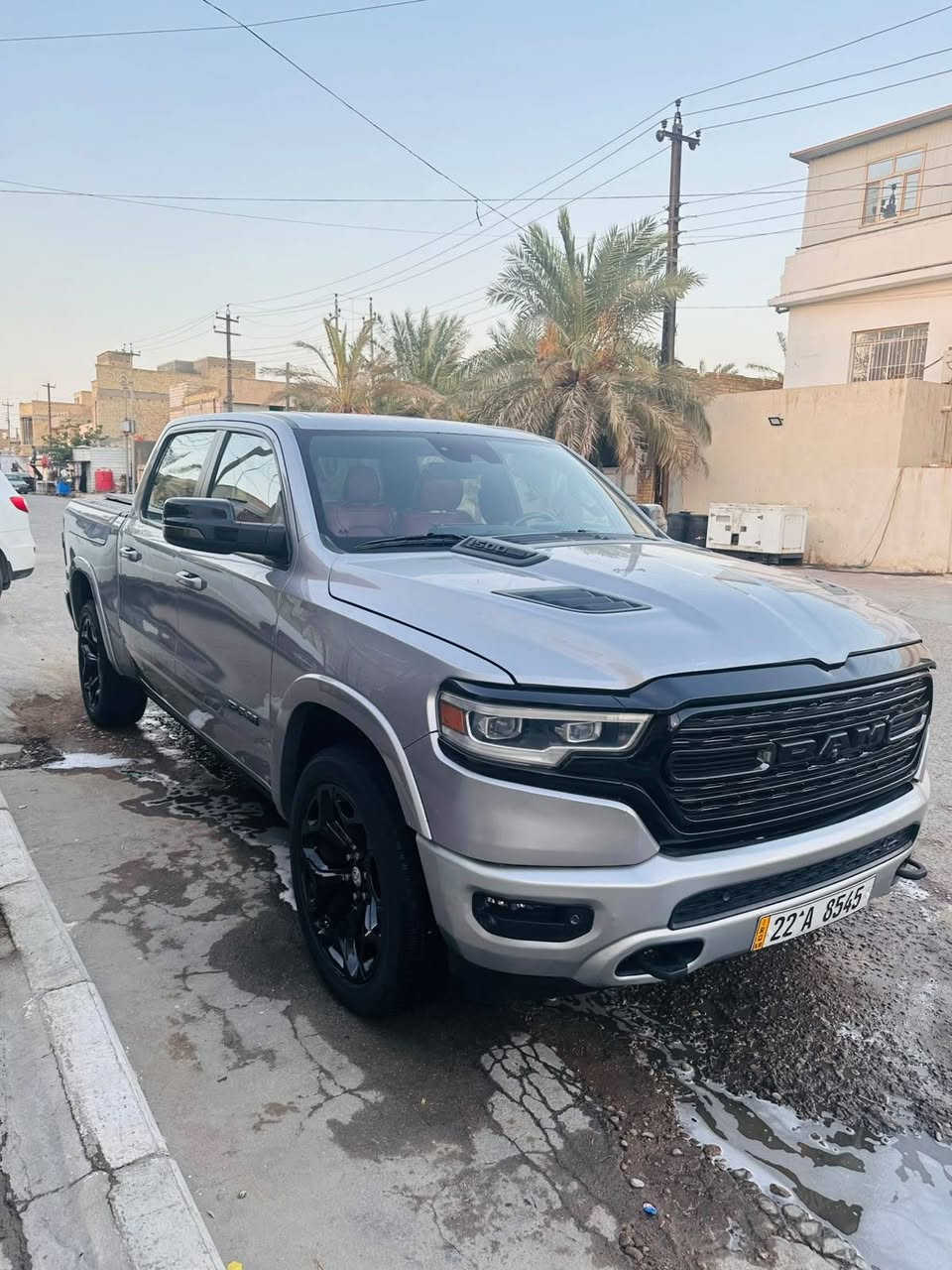 رام لمتد موديل 22
فول الفول مواصفاتها جكات تعله وتنصه بامنوراما داتوشو شاشه كبيره رام بوكس وباب البدي قطعتين رادار جانبي وتوقف ذاتي واوتو بارك  و6كامرات دوس كهرباء وكشنات تبريد وتدفئه امامي وخلفي استيرن تدفئه ومطعم بصاج وسستم صوت هارمن كاردن وهواي مواصفات يطول شرحهن ماشيه 138 
حادثها سرقه ومرجعه نفس غراضها يعني كلين  وصار بيها حادث بلعراق باب الخلفي نصبغ وربع الجاملغ الخلفي بارد وجراد ربع البنيد والتكمه مرشوشات كلير بدون اي حادث و ارباك 
مسويلها صيانه كامله من حداده ومبدل جوبلسات اصليه ومبدل منضومة كامله بانزين يعني مابيها اي كلوب مشتعل كامله من كلشي اي نقص مابيها
سعرها 28 مناسب جدا قياسا بنضافتها 
مكاني ميسان مركز المدينه
***********
