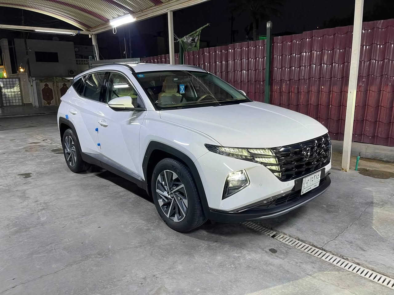 السلام عليكم
🚗توسان 2023 للبيع 

🔺وارد خليجي 

🔺ماشي 28000 

🔺كشنات كهرباء 

🔺شاشة ايباد + ابل كار بلي و اندرويد اوتو 

🔺عداد ديجتال

🔺مثبت سرعة 

🔺اوتو هولد 

🔺مود درايف 

🔺مانع انزلاق 

🔺نظام نزول منحدرات ⛰️

🔺تبريد قطعتين ❄️

🔺بك لايت LED✨

🔺كامرة خلفيه دواره  

🔺حساس امامي خلفي 

🔺قماره حديد 

🔺داخل مخمل 

🔺تحكمات ستيرن جهتين 

🔺هاند بريك بصمه

🔺كير اوتو 6 نمر 

🔺لايت زينون 

🔺ويل حجم 18 🛞

🔺تشغيل عن بعد 

🔺حساس ضغط العجلات 

🔺مري شفط 

🔺شاحن لاسلكي 🔋

🔺بردات خلفيه 

بيها طخه بين الجاملغ وباب الصدر ومعمرة تعمير جيد 

مكان السيارة بغداد 

💵السعر 198$   وقابل للتفاوض  

📞للتواصل          : ***********
