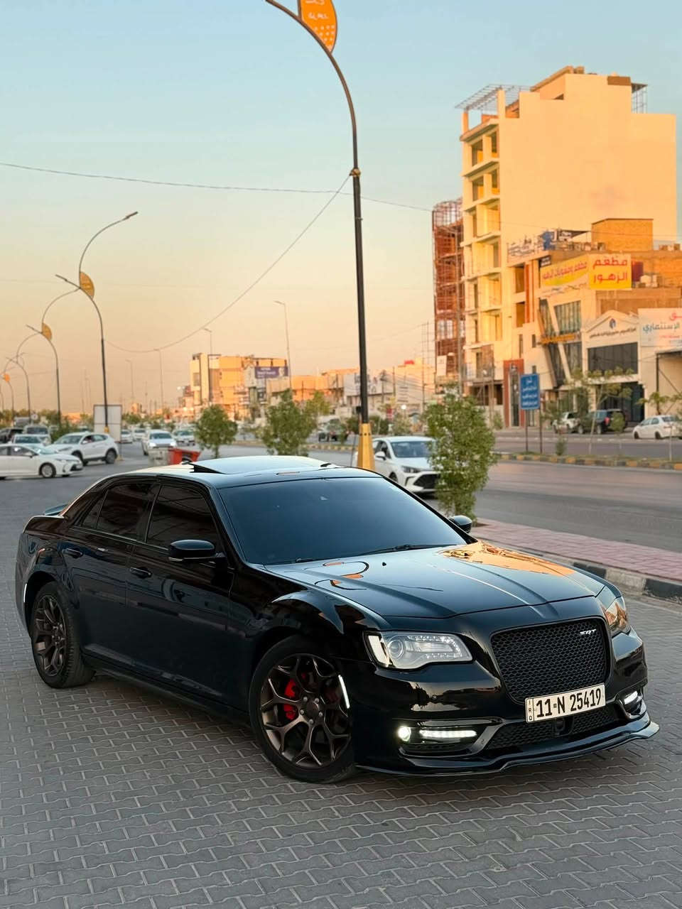 سلام عليكم لبيع اوباما ارتي فول موصفات مكان سياره النجف الأشرف 
#المركبة : #كرايسلر اوباما 300 S لون اسود فول مواصفات 
#الضرر : طرف الجاملغ والبنيد
#الرقم : بغداد

#المواصفات :
▪️السيارة : كرايسلر اوباما 300 S رادار امامي 
▪️الموديل : 2021
▪️المحرك : 5700 ( ثمانية سلندر )
▪️العداد :72 الف ميل حقيقي
▪️حجم الويل : ويل كب S حجم 20 اصل 
▪️غرفة السيارة : كشنات جلد احمر  حظن مع تطريز S اصل
▪️قمارة بانوراما
▪️حساس امامي اصل
▪️حساس خلفي اصل
▪️حساسات ورادارات الاجتياز الجانبية (نقاط عمياء)
▪️شاشة كبيرة للتحكم في ايعازات السيارة
▪️كاميرا دوارة اصل
▪️بصمة 2 للابواب مع بصمة تشغيل وتشغيل عن بعد
▪️شفتات بالستيرن للتحكم بلكير العادي
▪️لايتات زينون عالي وناصي مع حاجب LED
▪️كشاف دعامية زينون
▪️تحكم فول كهرباء لكرسي السائق والراكب
▪️تبريد قطعتين امامي وخلفي
▪️تدفئة لكشنات المقدمة مع تدفئة ستيرن
▪️تحكم ستيرن جهتين بلوتوث وحاكية وكروس سرعة
▪️هيترات بالمرايا الجانبية
▪️سستم صوت ALPINE
▪️نظام ABS مانع انزلاق
▪️منافذ USB امامي وخلفي
▪️السيارة جديدة وبوضع الشركة.

نكفل السيارة من الغرق و الشاصي.

السعر المطلوب :  245 ورقة مع المجال
 
الاتصال على : ***********
