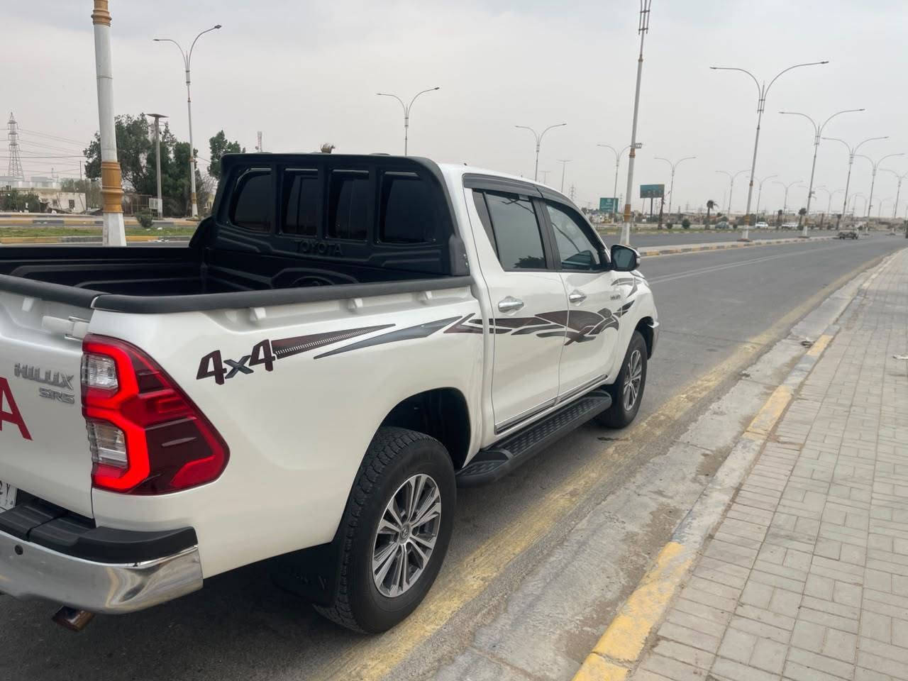 هايلوكس سعودي • ٢٠٢٢ • فور ويل