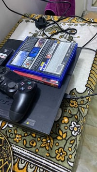 بلي 4 فات لوك استيكر (ممفتوح) نظيف كلش مع ملحقات كاملة. تجي ويا يدة وح...