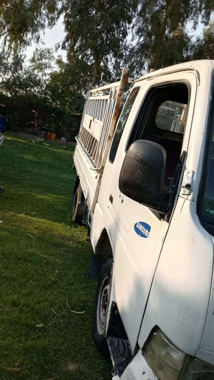 سلام عليكم كيا سامسونج موديل 2000كير نضيف اكسل نضيف محرك بي خيط بخار صدر نضيف تيرات نضيفة سيارة خير من الله تحويل ثاني يوم سيارة بسمنةالسعر ٢٩ وبيها مجال بصيط جداً العنوان التاجي ***********
