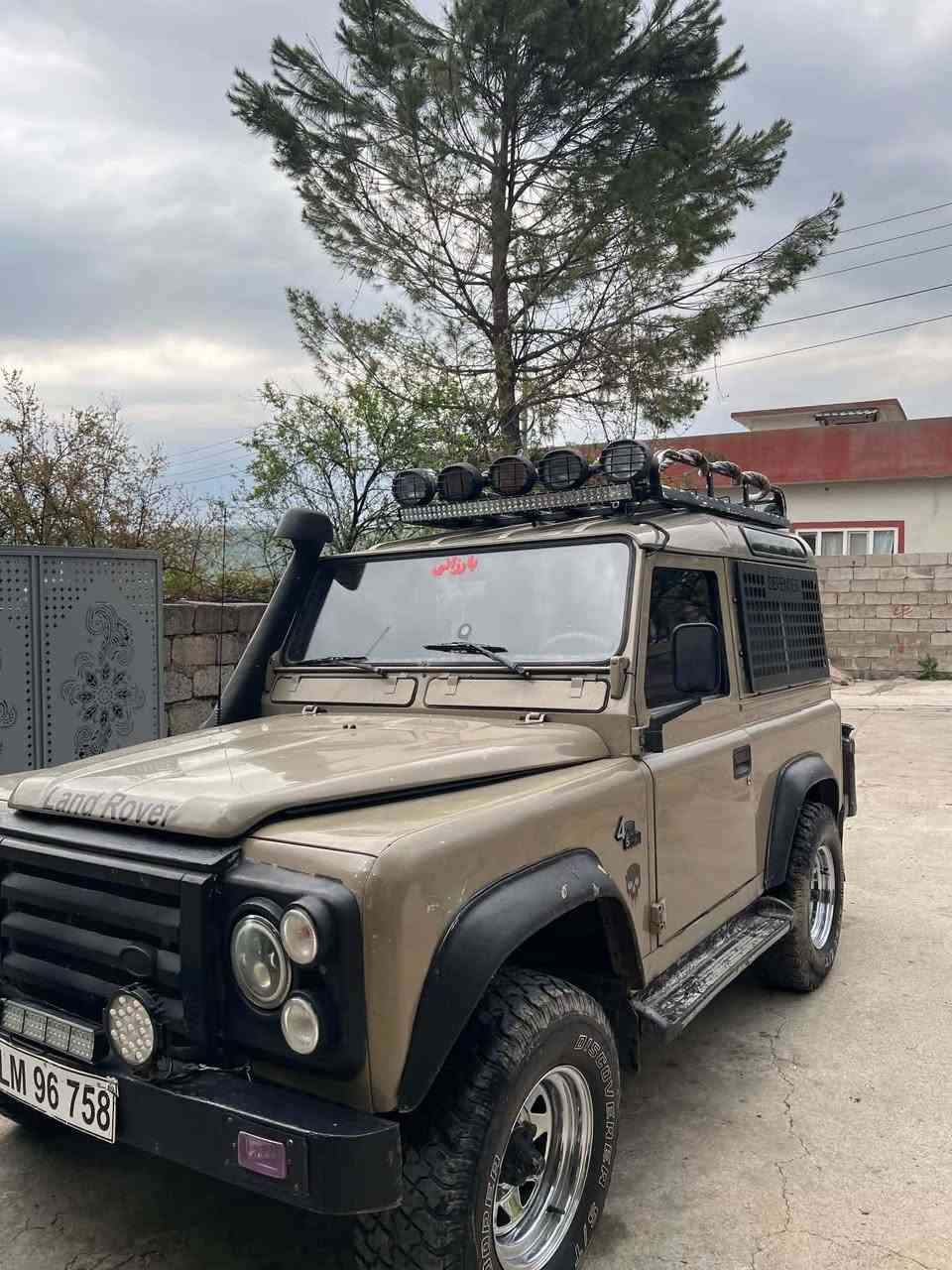 Land rover مودێل 2010
٤ پستن بەنزین  کابرێتەرە گێرو مەکینە ئەکسل بەشەرت
شوێن // بلێ بارزان
***********
