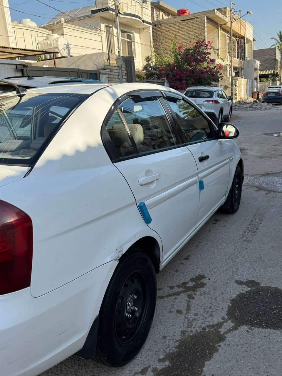 اكسنت ٢٠٠٧ امريكي حادث بنيد ودعامية الامامية السيارة ليبل واحد عده البنيد بيها دعامية خلفية مبدلة وباب خلف الراكب بيها صبغ السيارة يحتاجلها كازكيت 
نقصها تبريد للبيع مكاني بغداد الغزالية ب٦٩  وبيها مجال بسيط للاستفسار 
***********
