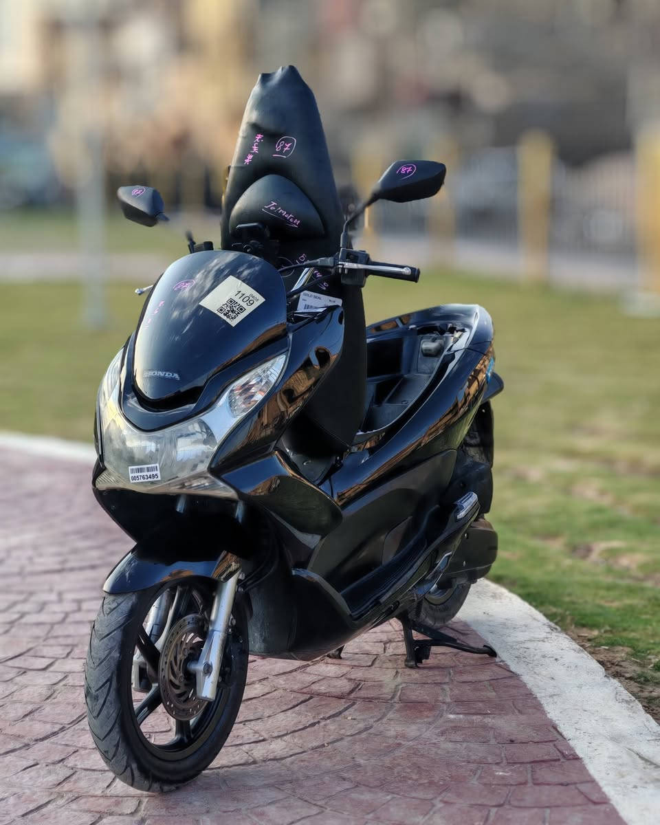 دراجة pcx للبيع دراجة بلادية وجديدة خير من الله كلة شغال سلف كهربائيات اشاير لايت كلة شغال تخم تايرات جدد دهن مكينة (125 c)..  JF  ياباني جيل الأول حساس ستان حساس ازدحام جيب فيتر وفحص عنوان مدينة الصدر للاستفسار الاتصال ع رقم (***********).. ✌️😊
