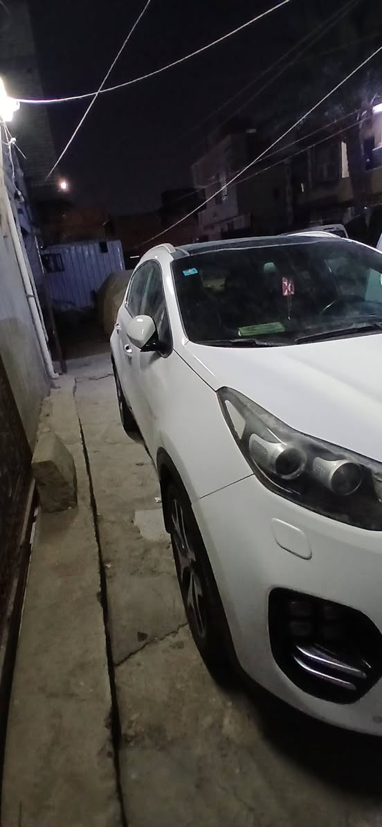 السلام عليكم[مكلف بالنشر ]
سبورتج 2019 خليجي 
مواصفات ( جيتي لاين ) فول مواصفات 1/1 

رقم بغداد  تحويل ثاني يوم
 رقم وسنوية  جدد

مكفولة من الصبغ والتبديل 

ماشيه69 الف كيلو

🔰 مواصفات 

بانوراما.
بصمة دخول وتشغيل.
مانع منحدرات.
شاشة وسط
اريل نفكيشن.
اوتو هولد.
كشنات جلد بلادي.
كشنات ثنين كهرباء.
داخل لونين صحراوي واسود.
حساس امامي وخلفي.
خمسه ويل كب .
قطعتين تبريد بيانو
تبريد مناخ منفصل
بجم زينون بلادي 
بك لايت لد 
كامرة خلفيه.
تحكم ستيرن.
شاشه قرائه الاعطال
3 انضمة قيادة 
وبعد بيه هواي مواصفات

السيارة جاهزة من كل النواحي
محرك 2000 دوش المرغوب
كير ومحرك مكفولات 

السعر 200ورقه وبيه مجال

📍 العنوان : بغداد - الشعلة 

☎️ للأستفسار ***********
