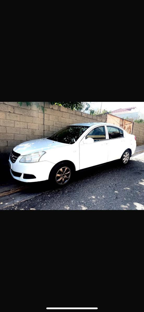 chery e5 2014 
سةيارةيةكى زور خوش بئ مةسروفه هةمو گيانى لة سةر بيلادى مايتةوه و هةمو شتى بة شةرته مودئل 2014 يه  سةيارةكة فول فوله : -كوشن جلد
-سلايد
-بةسمه و دةركة بةسمه
-شاشه بيلاد
-حاسةى پئش و دواوه
-ويل كةب
-گئر وتوماتيك+عادى
تةنيا دو بارجه و نيوى هةية بئ ژورئ دةرگاى دواى سةكن و نيو بولندى بئ ناوگرتن پئش و دواوه و سةخفى بئ لئدانه
گئر و مةكينه بئ عةيبه شةرتى فيتةر تةنيا ١٤٣هزار رويشتووه  
سةيارةكة به شةرتى تةحويل و برين و وةرگةراوه 
8$ وةرةقة غرامةى لة سةره دواى مامةلة دةگةرينةوه 
سةعرى68$ و معامله
بو بةيوةندى *********** شقلاوة, أربيل
