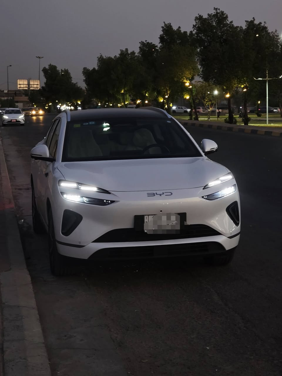 سيلايون 06 موديل 2025  فول اعلى فئة
مكفولة كفالة عامة ✅️
فقط بيع✅️
رقم بغداد✅️
بانوراما✅️
شحن مدى يصل الى 160km  واكثر هم
كراسي كهرباء
انارة محيطية متغيرة
شاحن وايرلس 
13 كامرة
اوتو بارك
5 راكب 
صندوق كهرباء
السيارة ماشية 6.000km 
عنوان السيارة  بغداد حي الحسين 
سعر السيارة :  42.250 وبي مجال شي بسيط✅️✅️
رقم الهاتف : ***********
