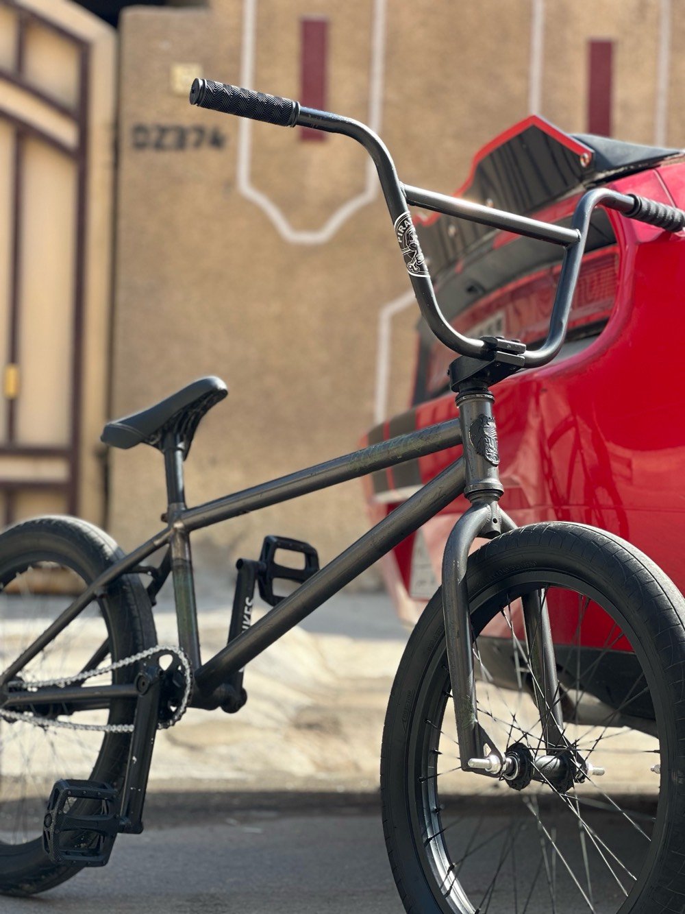 (متوفر الان bmx)
سلام عليكم احبتي ليوم جبتلكم بايسكل bmx جديد شكاكي 
ماركه عالميه (STOLEN) فول وزنه خفيف ريشه يتحمل وزن ثقيل سارع قبل الحجز !!
الاتصال والاستفسار ***********
👇👇 المواصفات 👇👇
نوع الماركه : BmxSTOLEN ، بي ام اكس ستولن
سعر ثابت : 250 الف دينار عراقي وتوصيل مجاني فقط بغداد
!!
حجم البايك : 20.75 عالي
وزن البايك: خفيف 9كيلو غرام / يتحمل وزن ثقيل 75 وأكثر
تايرات : اصليه حجم 20.40 عراض
وياله : طبقتين عراض مكينه يمنه صوت عالي
ركبه وسكان : عاليات 
الكشن : نوعيه فلاي جلد
توجد خدمة توصيل بغداد فقط
