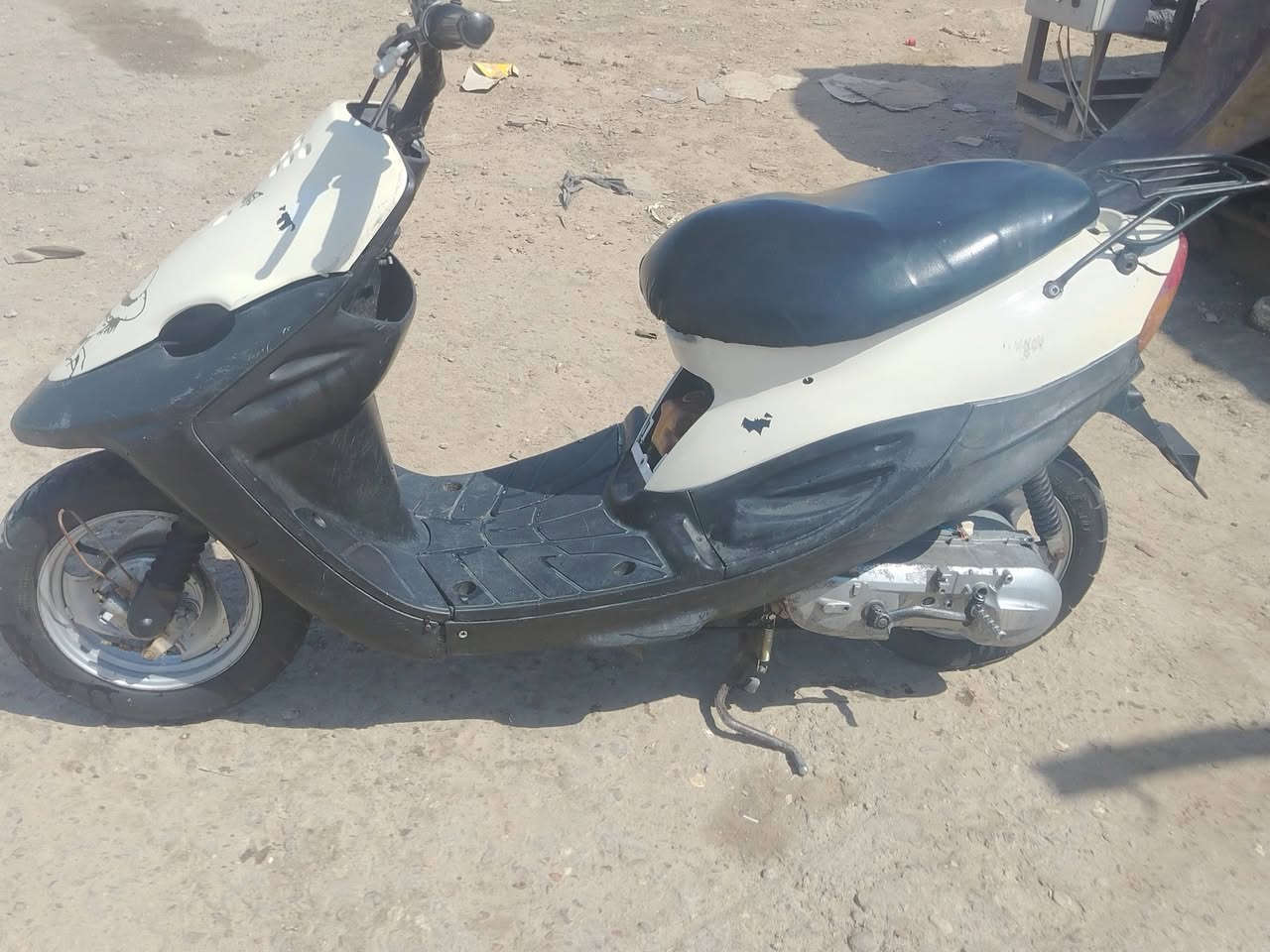 يومها 9زروف
سعر 175بيه مجال
***********
