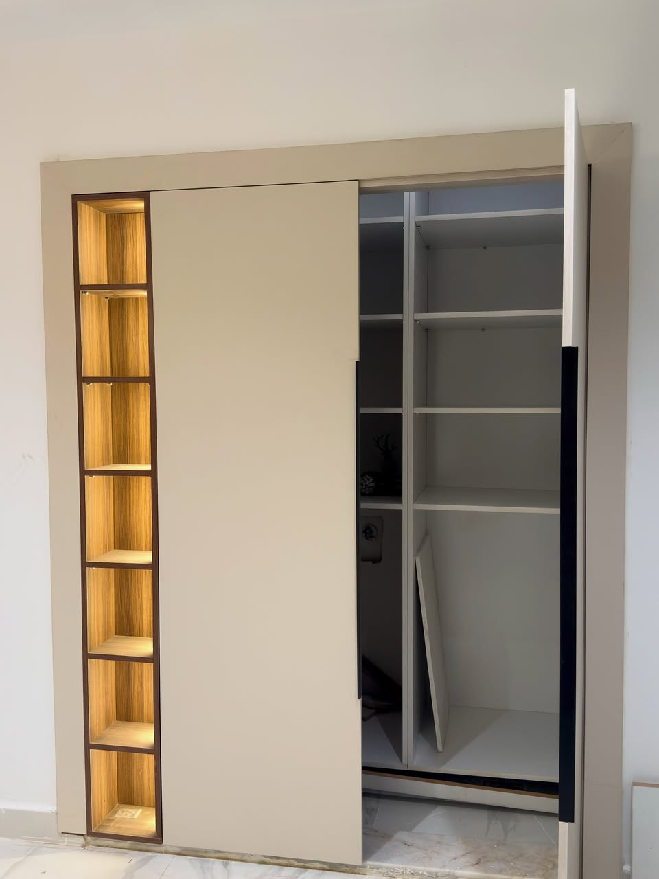 شركة جگر - GcR للديكور 
تصميم و تنفيذ الديكورات الداخليه و المطابخ 🤍
📲 ***********
 انستگرام - gcr.decor
📍 بغداد- الكراده - شارع السدة - قرب مطعم عيون بغداد 
https://www.instagram.com/gcr.decor?igsh=MXFnaGM2Mm96bnl5OQ%3D%3D&utm_source=qr
