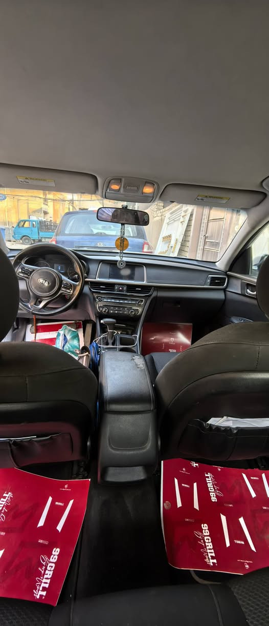 السلام عليكم 
كيا اوبتما موديل 2018
 106.000mi ماشيه
رقم سليمانيه تحويل ثاني يوم 
 السعر 135 وبيهه مجال 
 الاعتياديه Fe المواصفات 
شاشه كامره خلفيه رادار خلفي
 رادار تفاعلي جانبي+ نقاط عمياء
مكينه 2.4
تحكمات ستيرن جهتين 
وبقية المواصفات المعروفه
صور الحادث موجوده بل منشور بدون صبغ بيهه جاملغ عكس السائق فقط تبديل نفس اللون ايرباك دركه طاك و راجع سستم 
 تكحيلات بل بنيد وبيهه ملاحضات بسيطه السياره كلش نضيفه و حلوه بل حقيقه اكثر من الصور 
رقم الهاتف *********** بغداد, العراق
