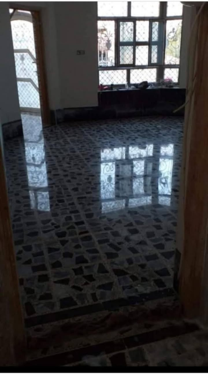 *✨ تريد بيتك يلمع مثل المراية؟ ✨*

*جلايات كاشي وسيراميك في حديثة والمناطق المجاورة*

عندك كاشي قديم وصاير مطفي؟ سيراميك مليان صبغ واسمنت من ورا البناء؟ 
رجعنا الخدمة وبأنسب سعر بالسوق! #اقل_من_سوق 

*شغلنا يشمل:*
🔹 جلاية وتنظيف الكاشي القديم والجديد
🔹 تنظيف وتلميع السيراميك والبورسلين
🔹 إزالة الصبغ والاسمنت والجص عن الأرضية
🔹 جلاية المرمر والكرانيت
🔹 تلميع نهائي يرجع اللمعة الأصلية 

*ليش تختارنا؟*
✅ سمعتنه طيبه 
✅ شغل نظيف وامانة 100%
✅ نجيك للموقع وين ما كنت - حديثة - بروانة - حقلانية - الحويجة
✅ أسعارنا مناسبة ونراعي الجميع 
✅ كشف مجاني قبل الشغل

لا تخلي التعب يبين على بيتك، خلي علينا التنظيف!

*للحجز والاستفسار:*
اتصال على هاذي الارقام 
    ***********
    ***********
#جلاية_كاشي #تنظيف_سيراميك #حديثة #الانبار #بروانة #تلميع_كاشي

---

نص مكتوب في الصور:
- جلي الكاشي والسراميك بانسب الاسعار