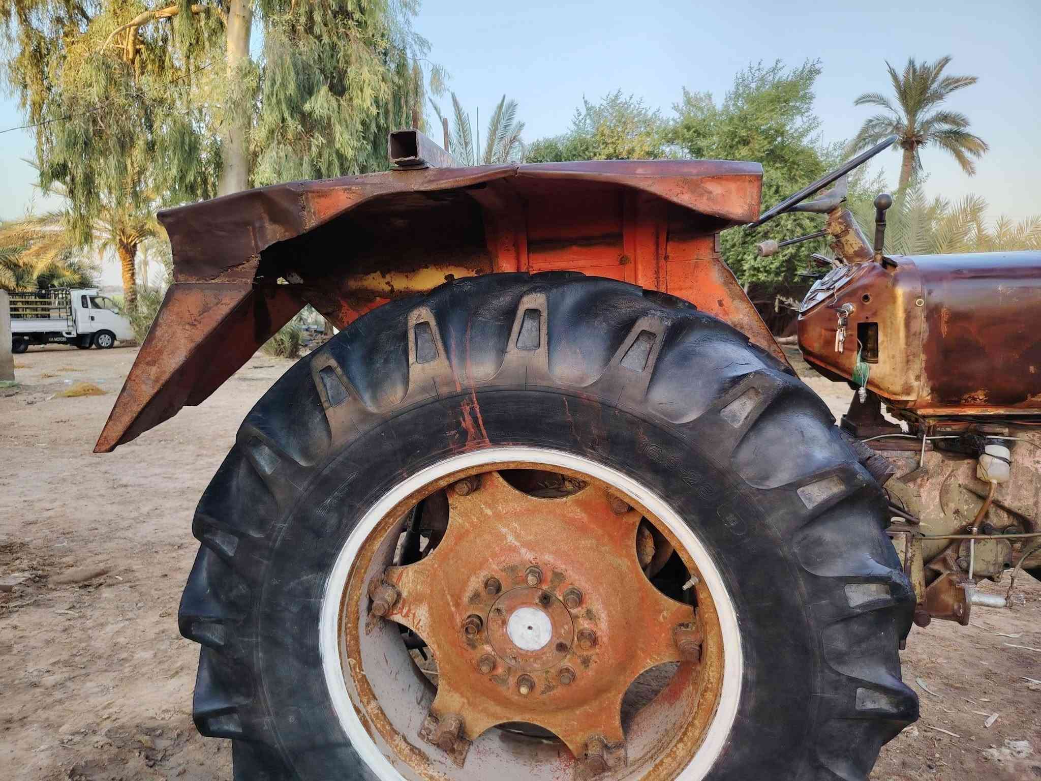 سلام عليكم مكينة عنتر البيع موديل 87مكينة جاهزة من كير وبم ومحرك وجهاز رفع وباور جديد وتايرات جدد  وثكال كدام وبريك مكينة نكرة سلف  مع عربانة سكندرية  الاتصال على الرقم  *********** مكان ديوانية غماس
