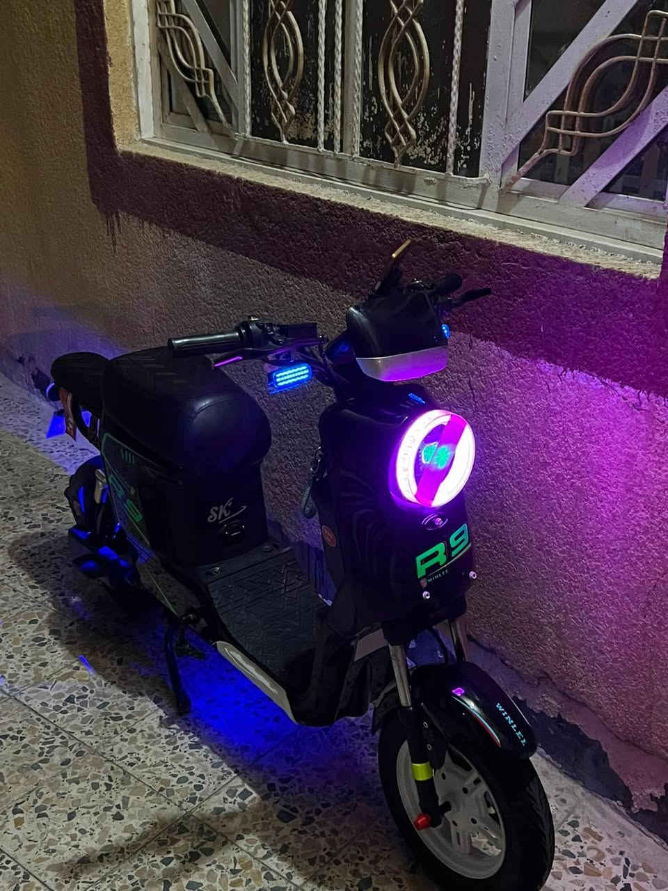 السلام عليكم شباب درجة للبيع نوع r9 دراجه جديده مديل 26 بطاريات 32انبير ولي,تقره 65ڤولتيه عنوان بصره ابو الخصيب قرب الندلس سعر،465وبيهه مجال🪬رقمي ***********

