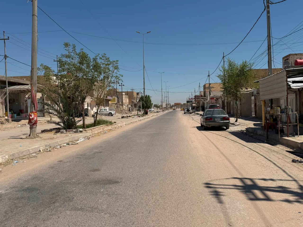 .🛑 دار سكني  للبيع 🛑 
المنطقة : العسكري الاول 🚩 
اقرب نقطه داله : موقع تجاري شارع الوكفه 

المساحه :  200✅  الواجه 10؛ركن 

التفاصيل : غرفتين نوم وصاله واستقبال ومطبخ وصحيات داخليه وخارجيه 
الطابق الثاني:غرفتين نوم وصاله 
.............
للاستفسار
     مراجعة مكتب رسول الوزني للعقار  
الديوانية . حي الحضارة قرب اسواق طيبة
 للمعلومات ولمزيد من التفاصيل ⬇️
       مراسلة الصفحة  
      ارقام الاتصال 
***********
