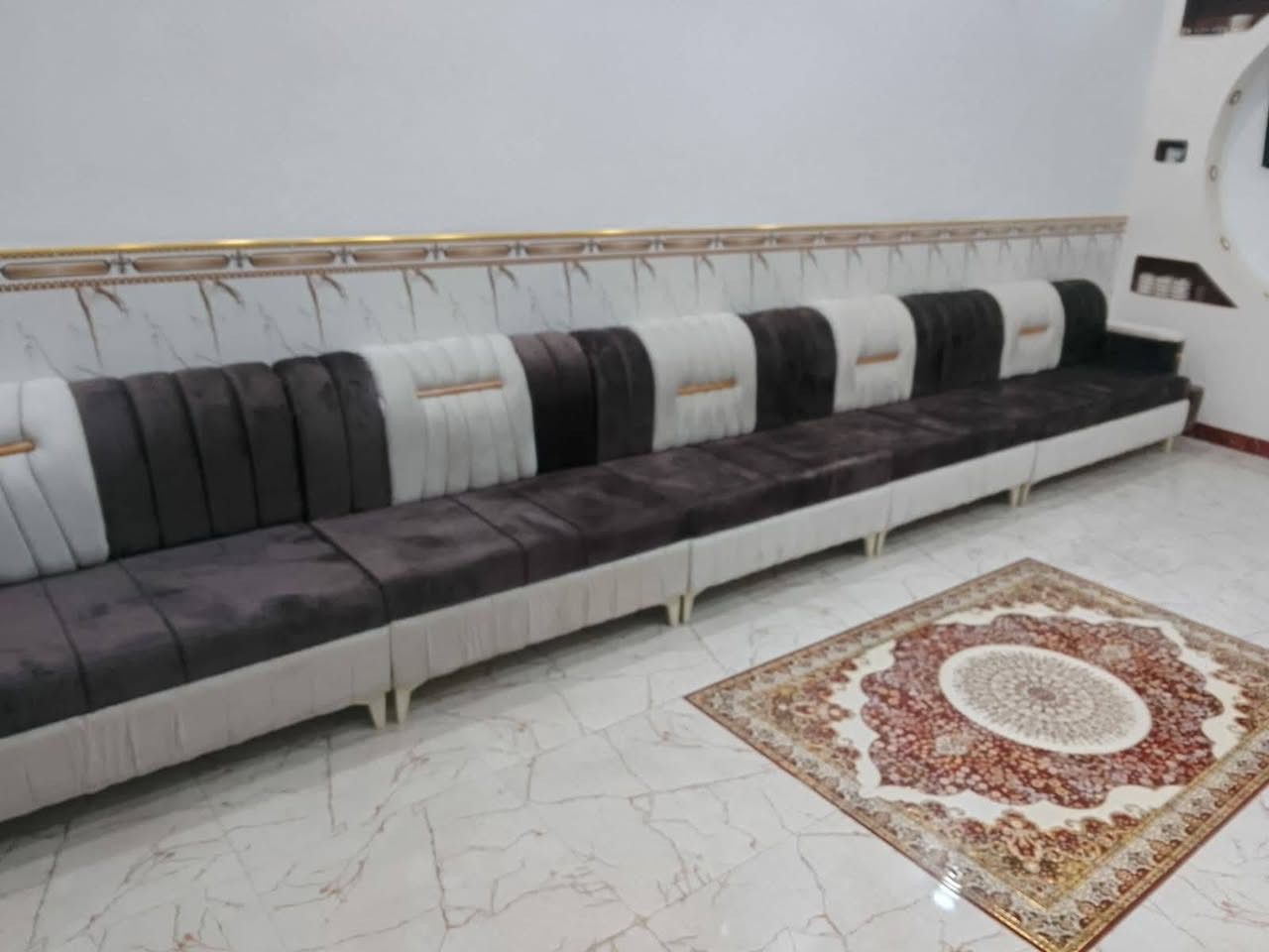 تم #تأثيث استقبال احد #زبائن بل عافيه شايفين كل الخير #ديوان 20 مقعد شغل شمال #تسكام جاهز أسعار مناسبة متوفر جميع القياسات والوان داخل #المعرض الصويرة تقاطع حي زهور سبيس #معرض_الجوهرة 
***********....***********
