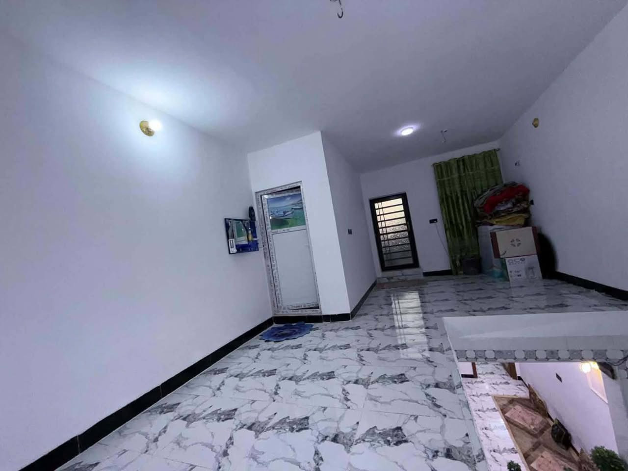 بلاش 💸 بلاش 💸 
دار ملحق قرية الغدير الاوله السكني
في محافظة النجف الأشرف 🏘️
في العراق 🇮🇶

مساحة 100متر طابق ونص غرفتين  اب ملحق قريه الغدير  اب شارع7سنتر  
موقع مميز وشغل حديث تصاميم حديثه

للسعر 80 وبي مجال

موقعنا 📍مجاور قريه الغدير 
للاستفسار يرجى الاتصال على الرقم التالي *********** أو واتساب
