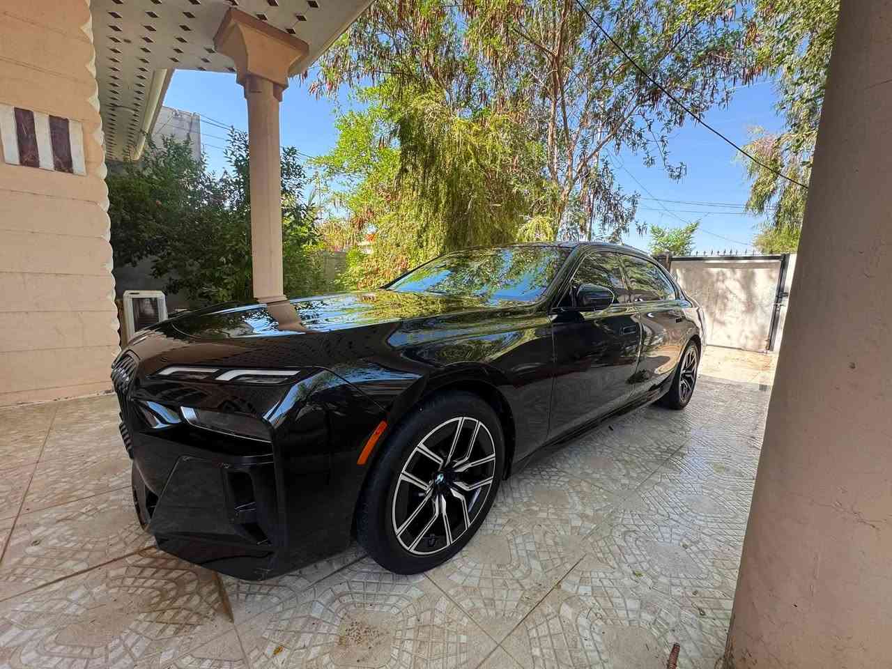 ‏              BMW _ 7 series _ 740i
_____________
‏‎‏‎النوع : 740i
سنة الصنع : 2024
‏‎‏‎المسافة المقطوعة: 28000 Mile
‏‎‏‎سلندر :  V6
                                   ***************
‏‎ السيارة وراد امريكي كلين تايتل مكفوله كفاله عاما السيارة مواصفاتها متخلص تجي بلاك بلادي بانوراما  كشنات خزن تدفئه و سستم صوت Harman/Kardon دواخل لون قهوائي  كرستال داتاشو كلها على وضع الشركة السيارة جديدة بشكل صفر مسج مابيها اي نقص او خلل كلشي على شركه  السعر :***********
‏‎‏‎‏
