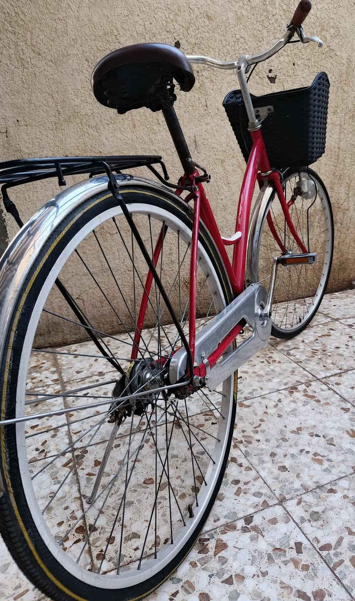 السلام عليكم بايسكل للبيع ياباني ما بي اي نقص بريكات شغلات تايرات جدد الورة والكدام و ياه سلة جديدة البايسكل ما بي نقص كامل السعر 75الف وبي مجال ***********
