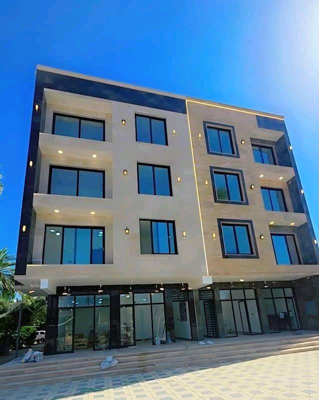 عمارة تجارية ركن للبيع 
المساحة 70 متر
واقع الحال 135 متر مع ترك امامي 100 متر 
في بغداد / الاسكان / شارع 23 /قرب كلية المأمون 
بناء سنة ٢٠٢٦
عرض الشارع 23 متر 
الواجهة 8 متر 
واردها الشهري ٥ مليون 
تحتوي على 7شقق و محلات عدد 2
تحتوي كل شقة على ( غرف نوم عدد 2 و صالة و مطبخ و صحيات ) السعر 900 مليون 
***********