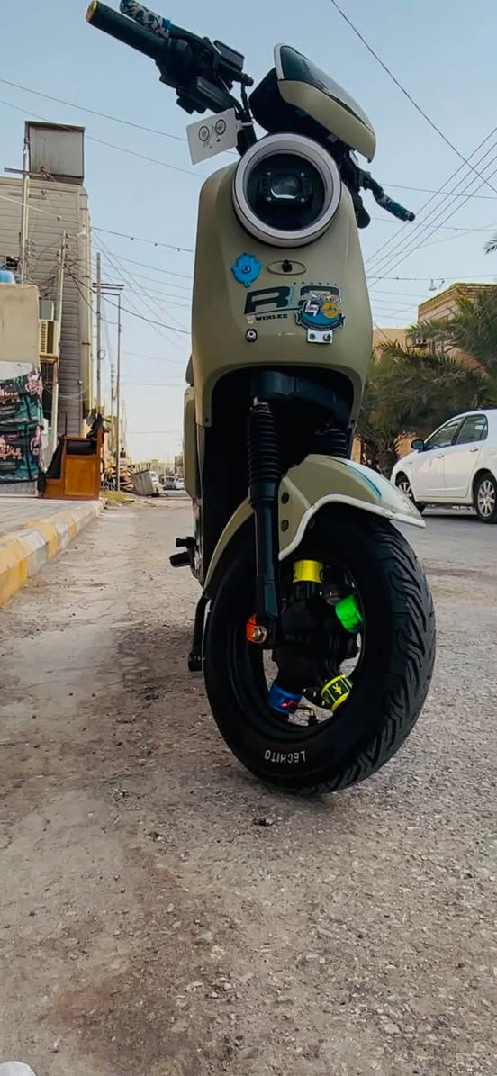 سلام عليكم ورحمة الله وبركاته دراجه لبيع سعر 500وبيه مجال للشراي مكان ناصريه مركز رقم وتساب ***********
