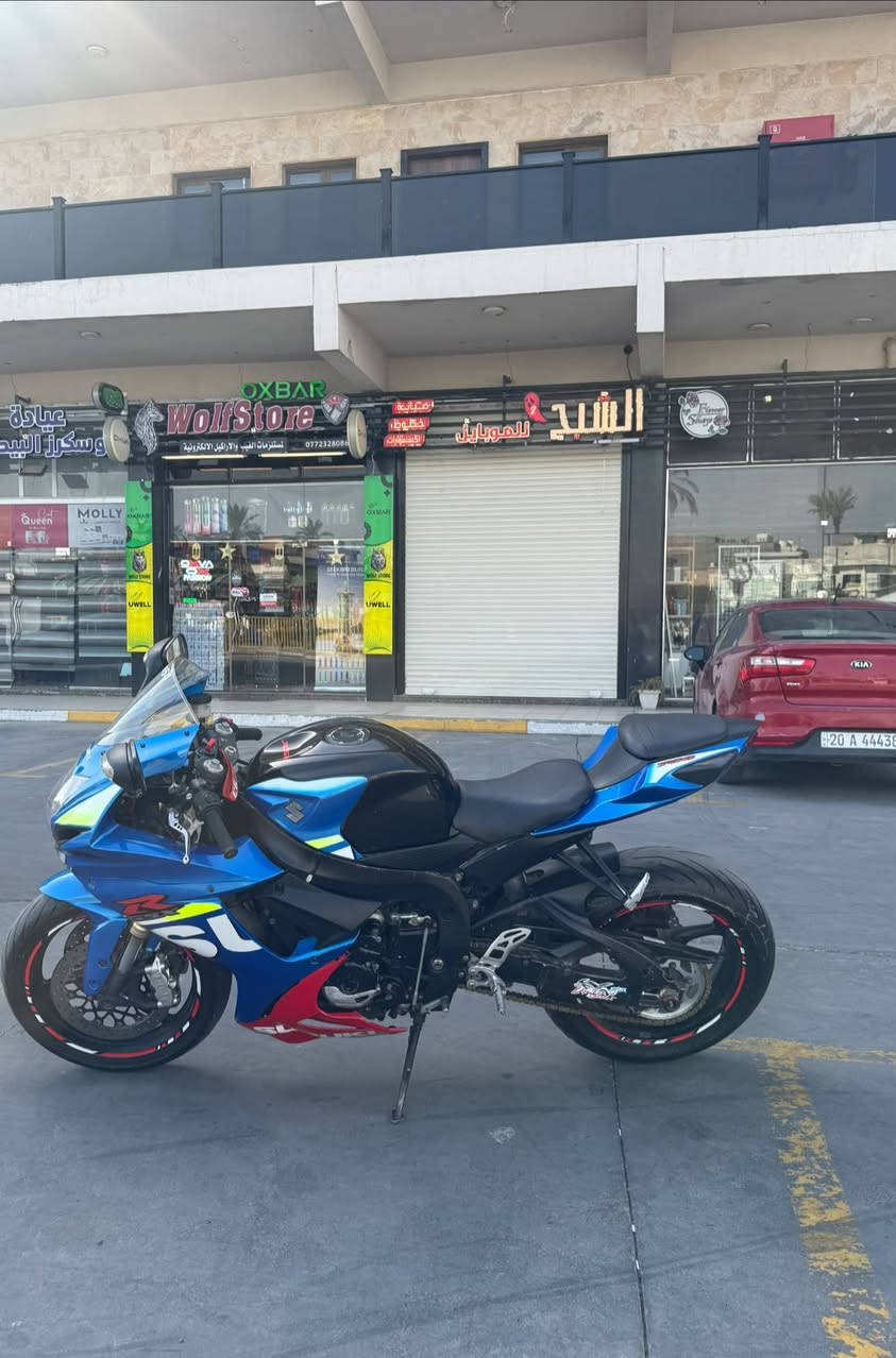 سلام عليكم جكسر 750 دراجه كفاله وقويه مبرمجة بدون رقم
دراجه فقط لمكينه مفتوحه بس خوش شغل مشتغليها شرط تجي سكليتر ماريدك تهده
سعر ٤٠ وبي مجال 
رقمي  ***********

مكاني بغداد الكرخ
ارجع واكرر دراجه كامله للخير فقط مفتوحه المكينه بس مضبوطه
