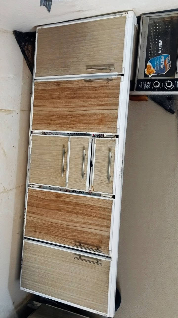 كاونتر للبيع نضيف سبب البيع نريد نشيل تواصل ***********
