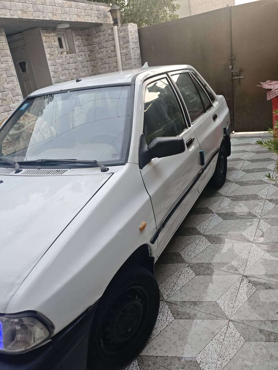 للبيع موديل ١٢ بسمي تبريد ثلج مكينه و كير خير من الله  سنويه وهزه جديده 
كشره موضح كدامكم تخم تاير جديد  ضربته جاملغ وواحد فقط ومبدل جديد 
نقصه جامه جانبيه زغيره موضحه بصوره 
ب ٢٩ وبيه مجال مكاني بابل ابو غرق 
***********
