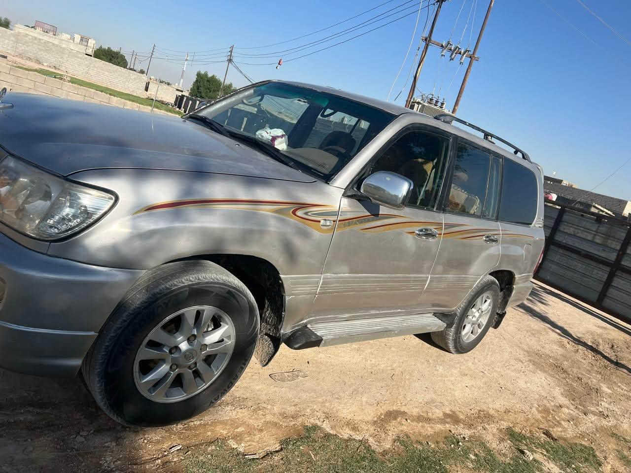 لاندكروز موديل 2000 مكينه 8 جديده كير عادي مكفول تبريد 3 قطع مع ثلاجه كله شقال حداده رقم بغداد دولي السعره 95 ومراوس اراوس مكاني البصره ***********
