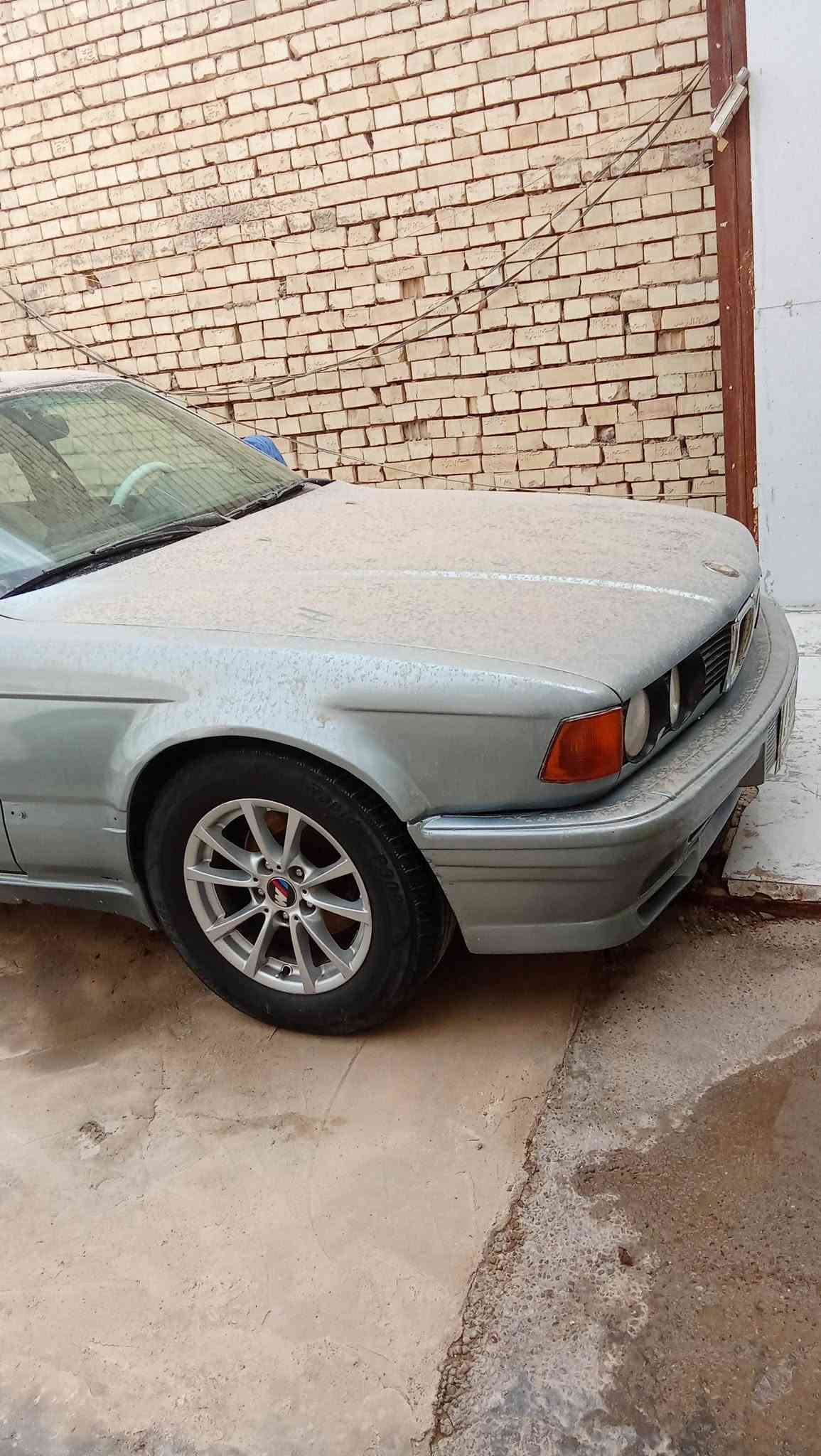 بي ام دبليو 735 • مكينة 3500 • رقم كربلاء