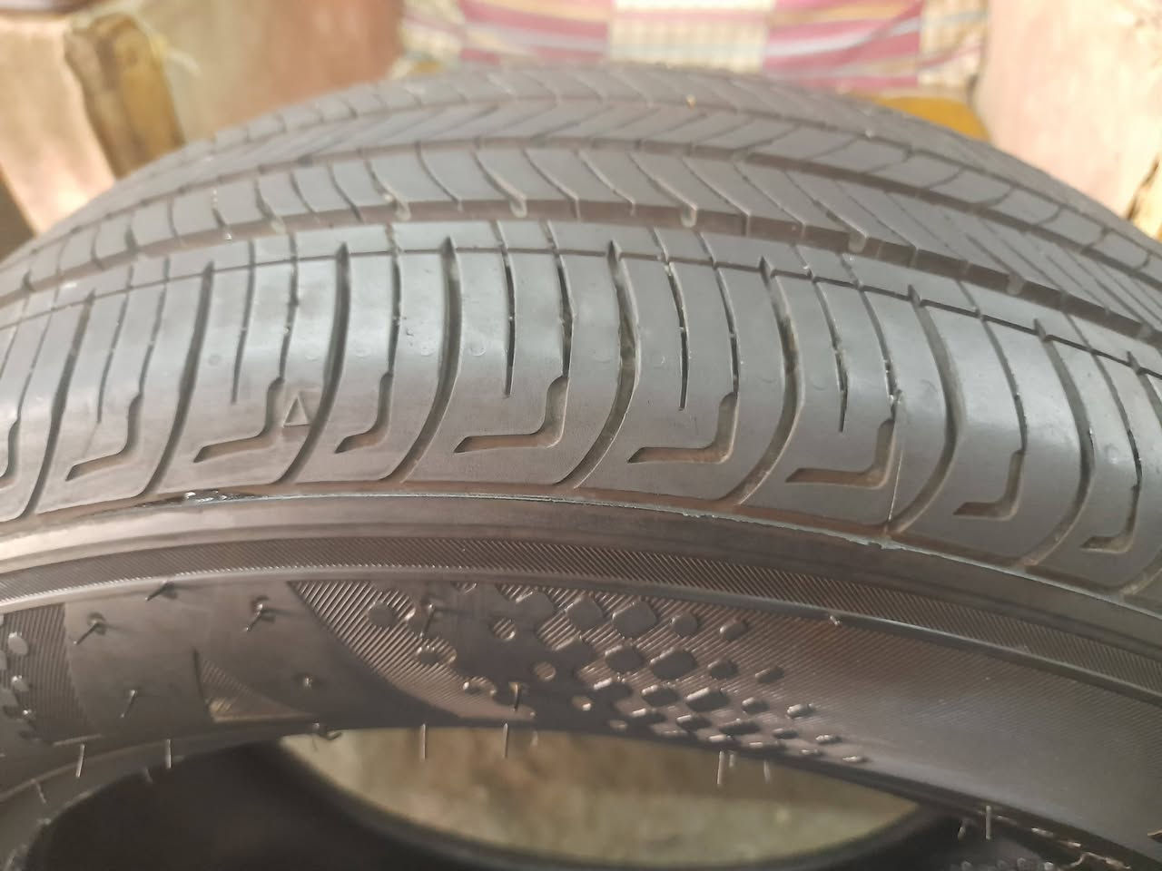 سلام عليكم متوفر اطارات قياس ٢٠٥.٥٥.١٦ بيهن واحد كومهو امريكي اخو الجديد والباقي مشلن *********** مكاني البياع الحي الصناعي
