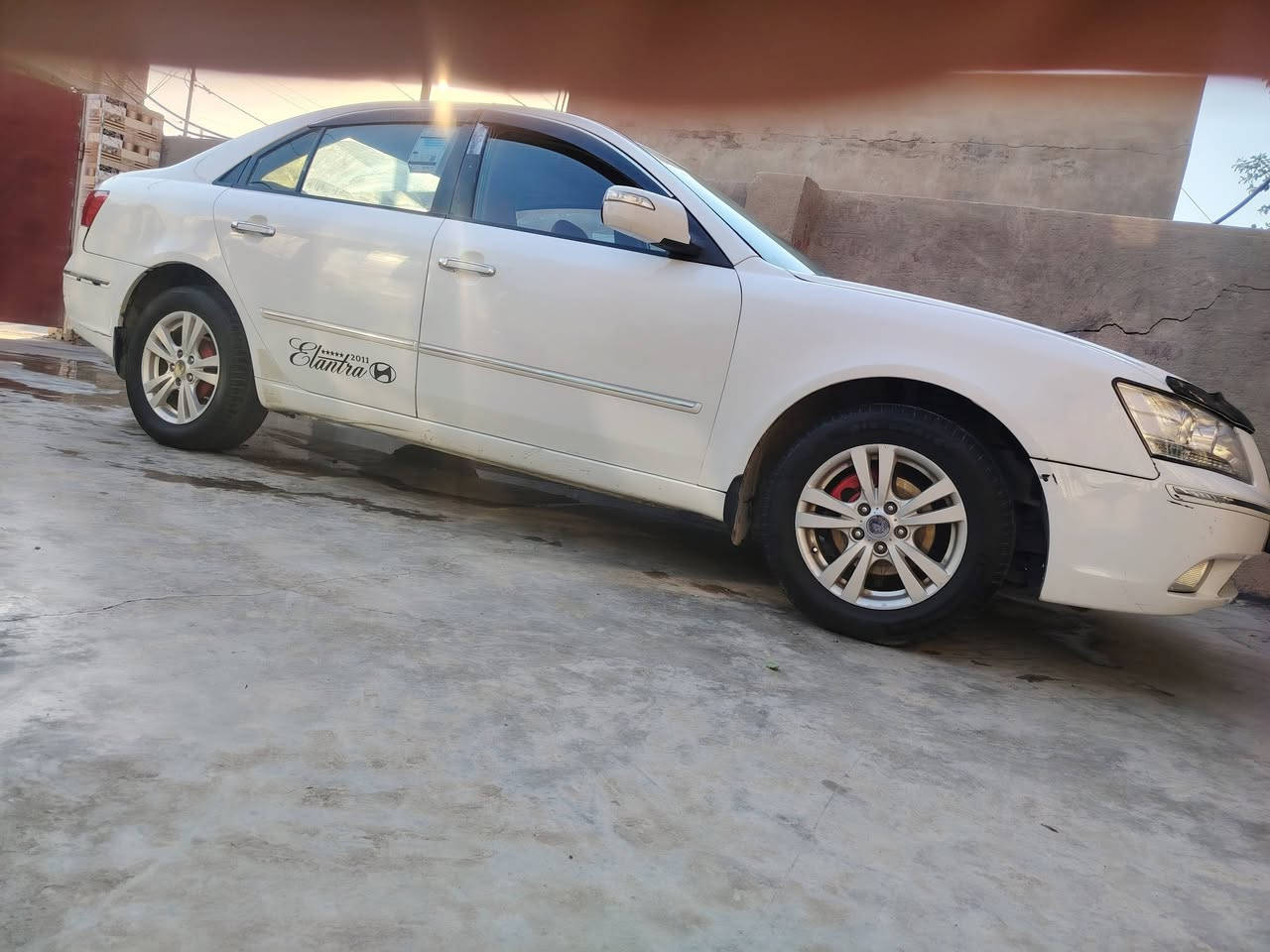 سلام عليكم خوان سياره نوع سوناتا سياره  خليجي موديل 2011 بيهه اربع قطع صبغ ابيعلك احزام سياره مال جناي الرقم ***********مكان واسط الصويره
