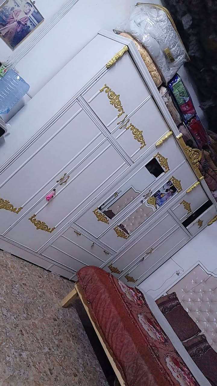سلام عليكم غرفه تفصال البيع نضيفه  سعر 1600.وبيه مجال شراي يتصل مو شراي يعبر المنشور  ***********
