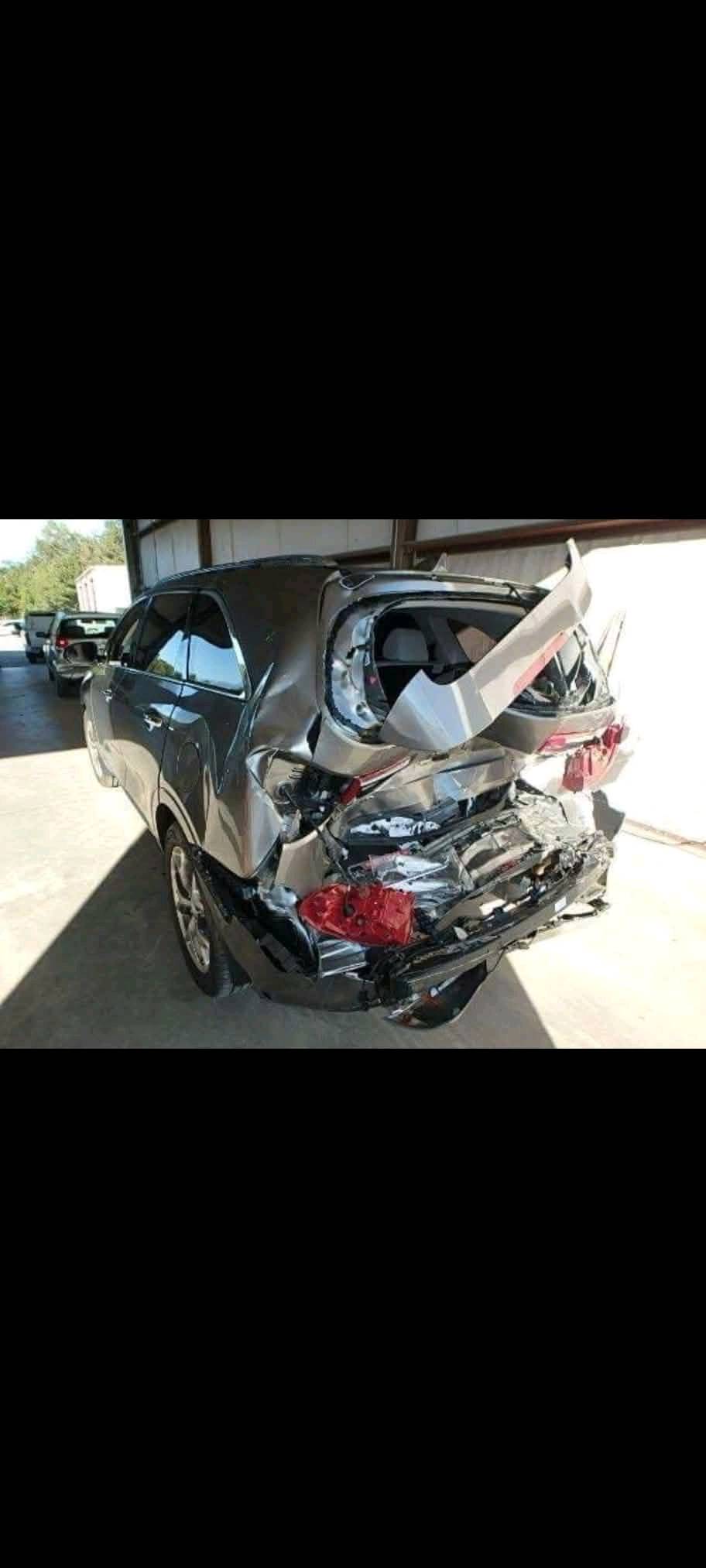 سلام عليكم كيا سورنتو موديل 2016وارد امريكي بدون ايرباك حادثه خلفي صورحادث موجوده بل منشور سياره صدر خلفي جديد كله مبدله  سياره فول مواصفات تبريد ثلاث قطع سبعه راكب محرك (6) سلندر كير محرك مكفوله تبريده ثلج عنوان سياره بغداد رقم هاتف ***********متوفر واتساب *********** سعر 158 وبيه مجال