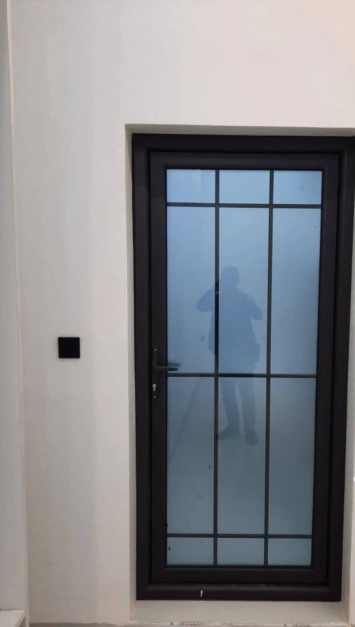 العرض الأقوى من ألمنيوم إمباير!  🌟

 ​جدّد بيتك أو شركتك بأعلى جودة وأفضل سعر.  نقدم لكم عروضاً مميزة على:

 ​الأبواب والنوافذ (تصاميم النوافذ والنوافذ والنوافذ)

 ​المحجرات (أناقة وأمان)

 ​الكاونترات (متانة وتصاميم راقية)

 ✨المميزات:

 خصم خاص 5% لسبب محدود.

 ​ ضمان شامل لمدة 2 سنوات على جميع المنتجات.

 ​معاينة وقياس مجاني في موقعك

 ​📞 تواصل معنا الهاتف                                               ***********   ***********
