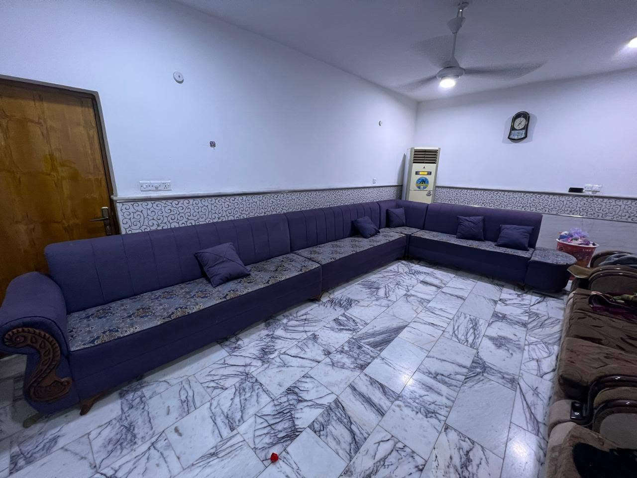 ديوان للبيع ٧م ونص مثل ما موضح بالصور ضلع تقريبا ٥ م و  وضلع ٢م٥٠سم الديون تسكام نجاره معاه ايضا تغليف مثل ما موضح بالصوره السعر ٣٥٠ وبيه مجال المكان الحله الحي العسكري للإستفسار الاتصال على الرقم
***********
ديوان للبيع ٧م ونص مثل ما موضح بالصور ضلع تقريبا ٥ م و  وضلع ٢م٥٠سم الديون  نجاره معه ايضا تغليف مثل ما موضح بالصوره السعر ٣٥٠ وبيه مجال المكان الحله الحي العسكري للإستفسار الاتصال على الرقم 
***********

