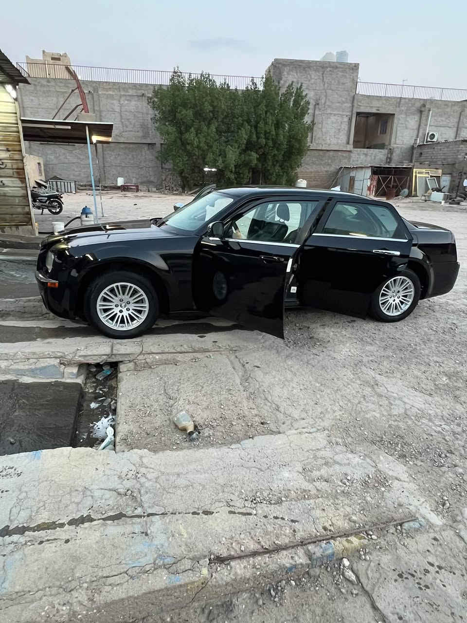 السلام عليكم اوباما البيع مديل 2008مصبوغه عام اثر جراد فقط حداديه تختم تاير كهربهائيات يشتغلن من طول الطول تنته وتحكم ستيرن تبريد ثلج رقم الجديد بصره باسمي سعر 105وبيها مجال (***********
