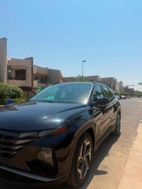توكسان ٢٠٢٤  ماشية ٣٥   الف  سيارة حادثها باب بارد ورة السايق  بجم كبس...