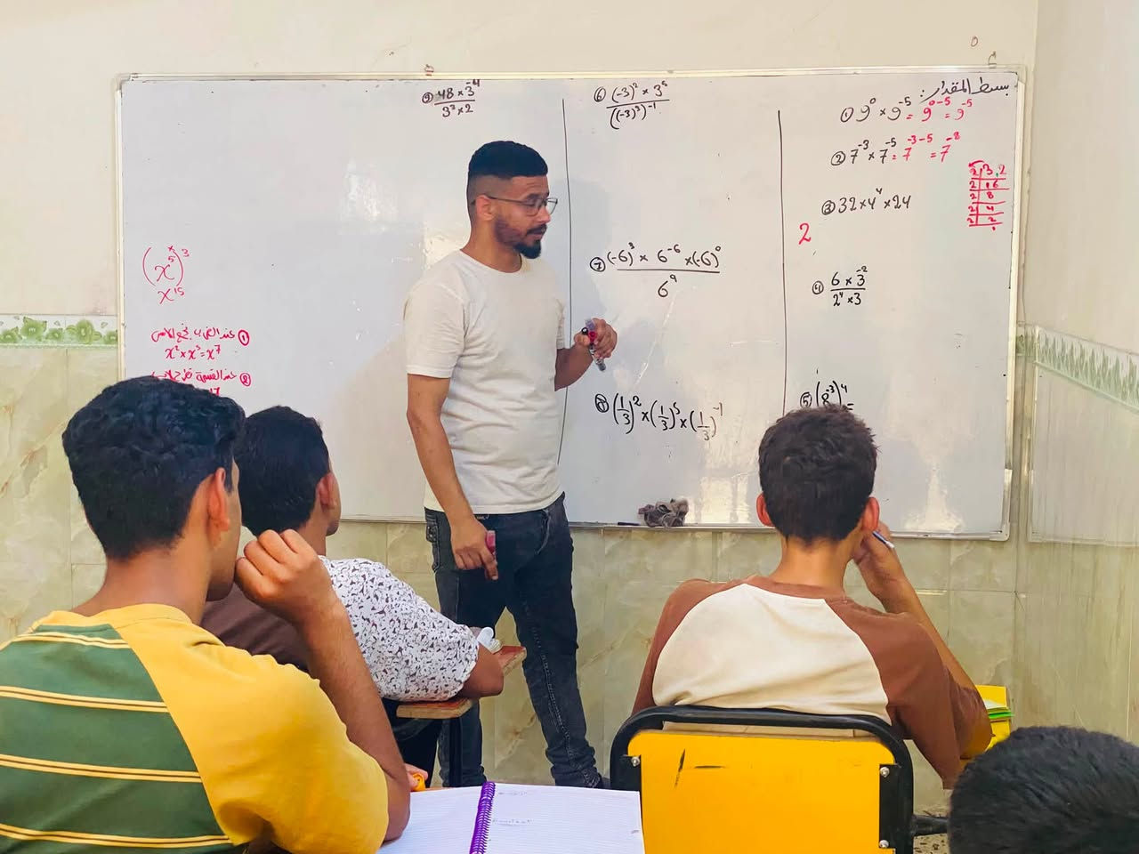 جانب مصور من الدروس اليومية لصف الثاني  المتوسط لطلاب الدور الثاني استعداداً لامتحانات الدور الثاني داخل معهد الحيدرية التعليمي

بإشراف الأستاذ محمد قاسم مدرس مادة الرياضيات 

للتواصل  والاستفسار 

ارقام الأدارة 

***********
***********
***********
