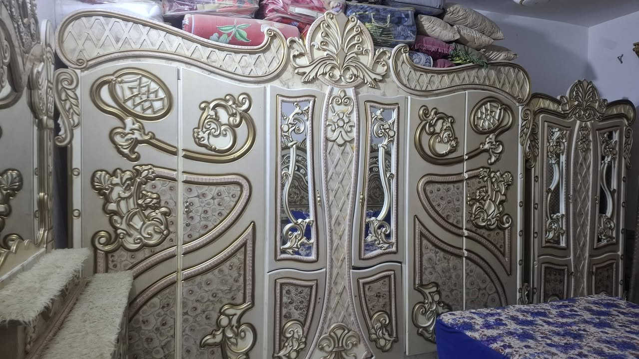 غرفه النوم تسكام لبيع غرفه نضيفه ستخدام سنتين
 سعر ٨٠٠  وبيه مجال قليل لشراي عنوان غراف
***********
