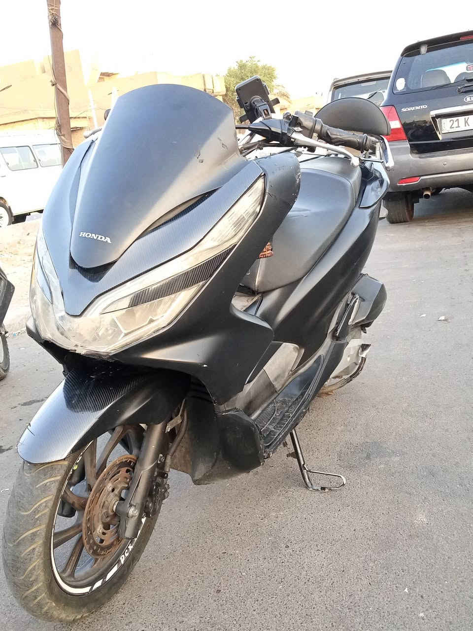دراجة Honda PCX (الجيل الثالث) موديل 2023 وارد كوري، بحالة ممتازة وجاهزة للاستخدام 🛵✨المواصفات والتفاصيل:الموديل: 2023 (الجيل الثالث)الوارد: كوري 🇰🇷الحالة: نظيفة جداً وبحالة ممتازةالسعر: مليون و 450 ألف دينار عراقي (1,450,000 د.ع) 💰📍 الموقع: بغداد - البلديات📞 للتواصل والاستفسار: ***********
