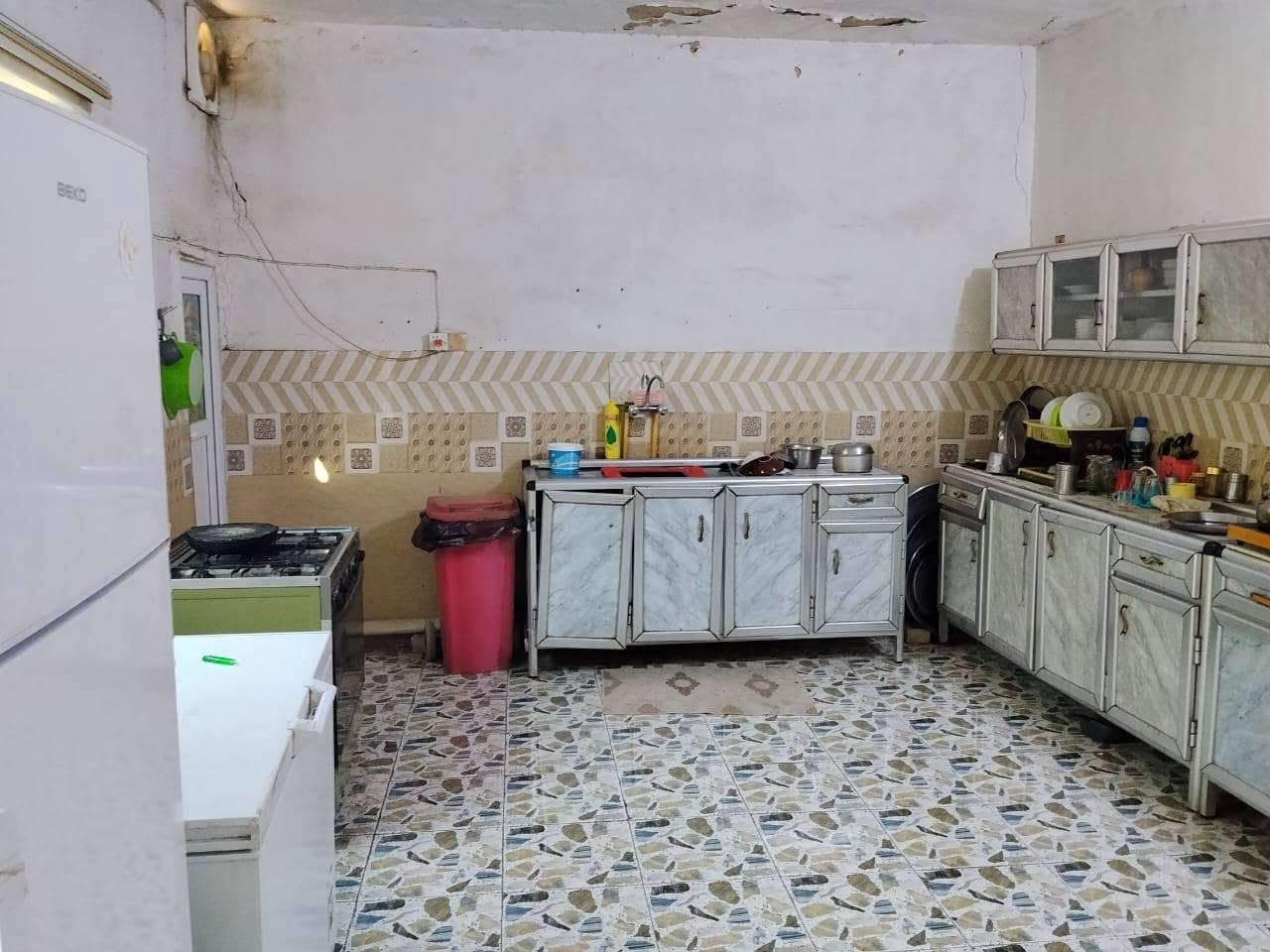 السلام عليكم ورحمة الله
بيت للبيع مساحة 220 متر زراعي في منطقة الجمالية ( الحصوة)  قرب جامع السجاد ع قرب الابراج 
البيت يحتوي على استقبال كبير 7×4
مطبخ + 3 غرف + صالة + خلفية 
حمام خارجي +حمام داخلي طرمة بيها سقيفة 
بي خط مولد مع المغاسل وماطور ماء وسخان  وتانكي ابو الفين لتر عدد 2
هدية للمشتري 
السعر 35 وبي مجال 
للاستفسار = ***********
                  ***********
