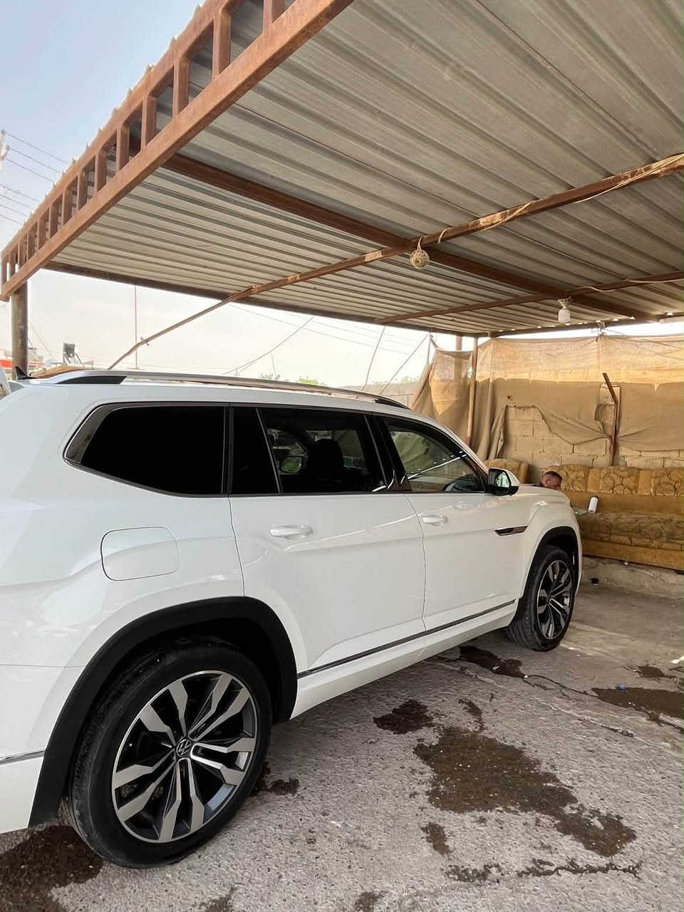 أطلس • R-Line • بونيد متضرر