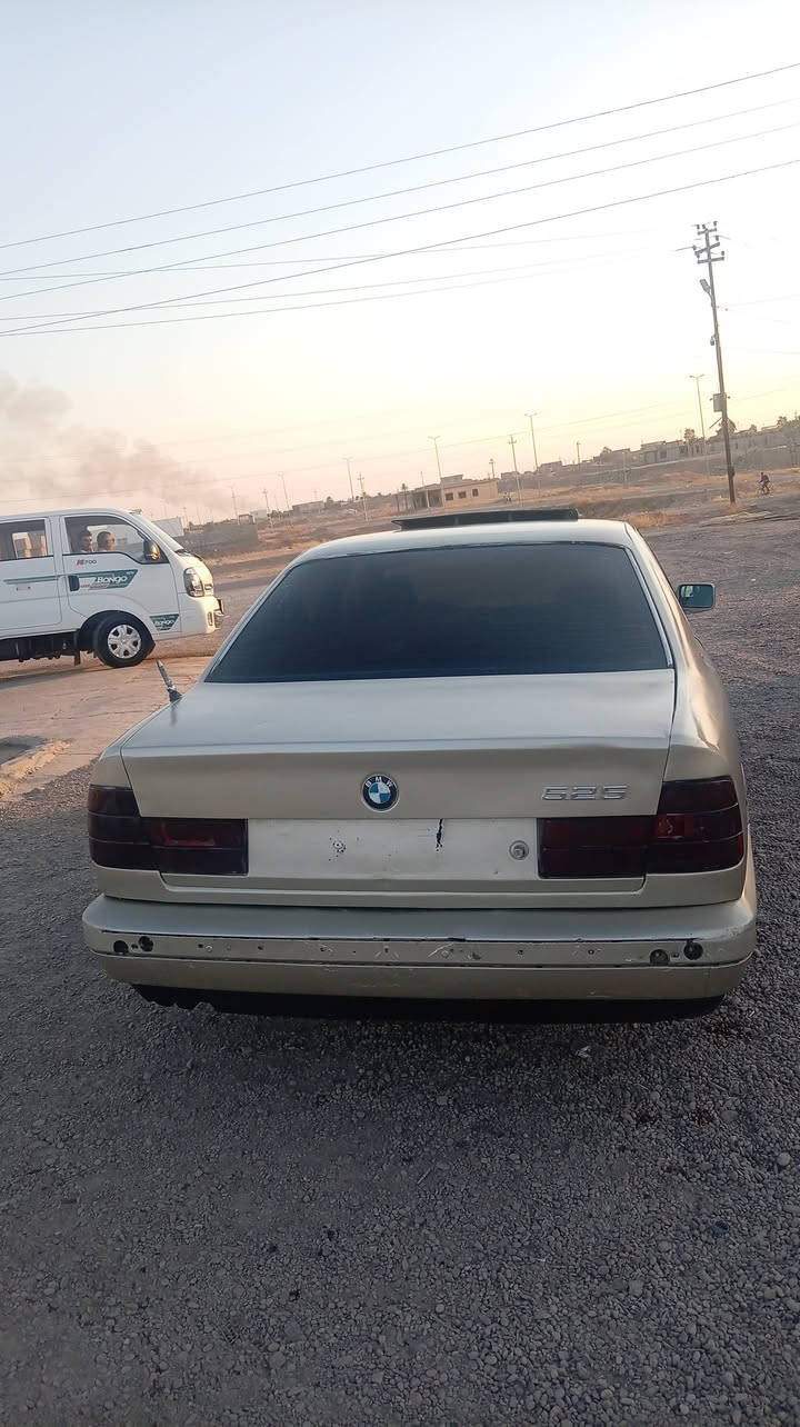 BMW 525فحص صلاح الدين سياره مرتبه محرك مسكر كير عادي محرك شاده كصه ماندل صاحبه اكفلك دوله او عشائر أو كشر شوفت عين سياره مرتبه أو نظيف ***********. تصل بيك خير تدلل سامراء خط السريع سعر ١٨ بيه مجال للطيبين
