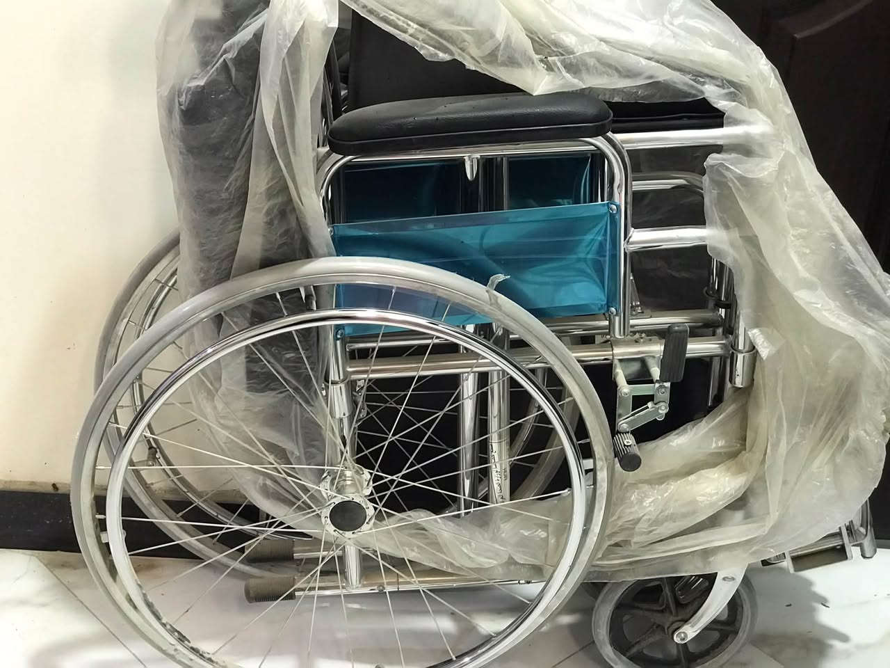 كرسي متحرك للبيع
جديد بالباكيت
السعر 100
للاستفسار رقم هاتف ***********
