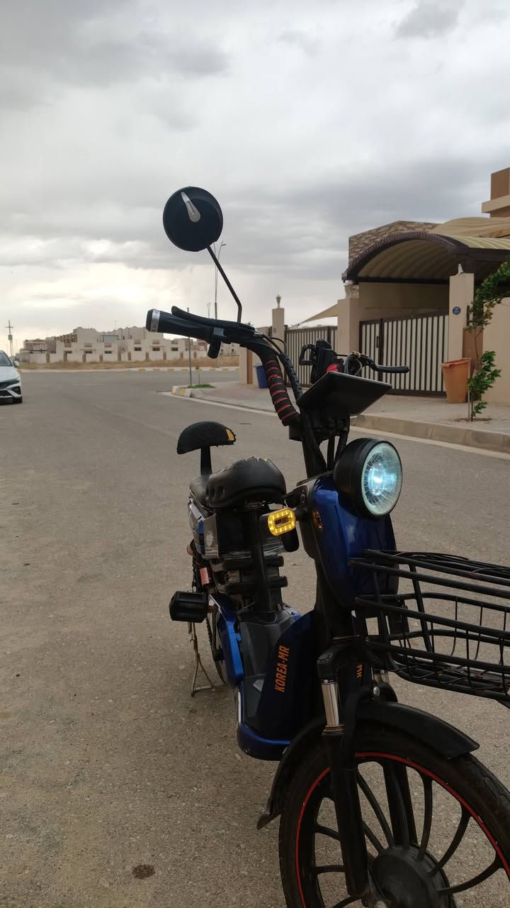 بايسكل شحن للبيع
اربعه كير يمشي خمسين 
السعر 250 ألف بي مجال قليل 
شراي تعال مو تجي بس تعامل 
*********** موجود واتس و ماسنجر

